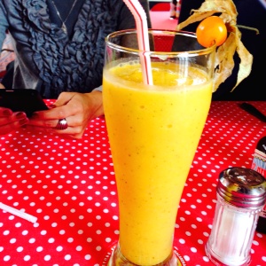 JUGO DE MARACUYA EN LECHE